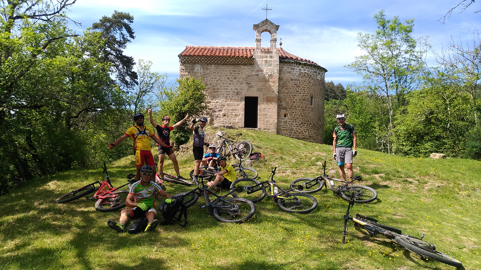 mountainbiken-zwischen-loire-und-wald-mit-freunden